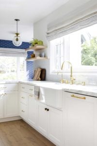 Clean kitchen sink