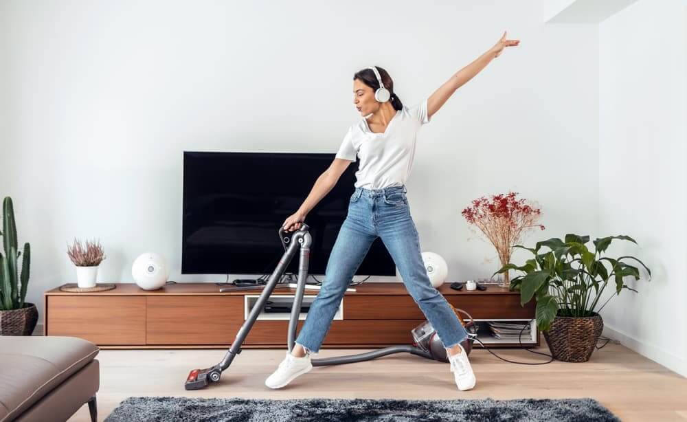 Is it better to clean room by room or task by task; house cleaning Manhasset; Manhasset house cleaning